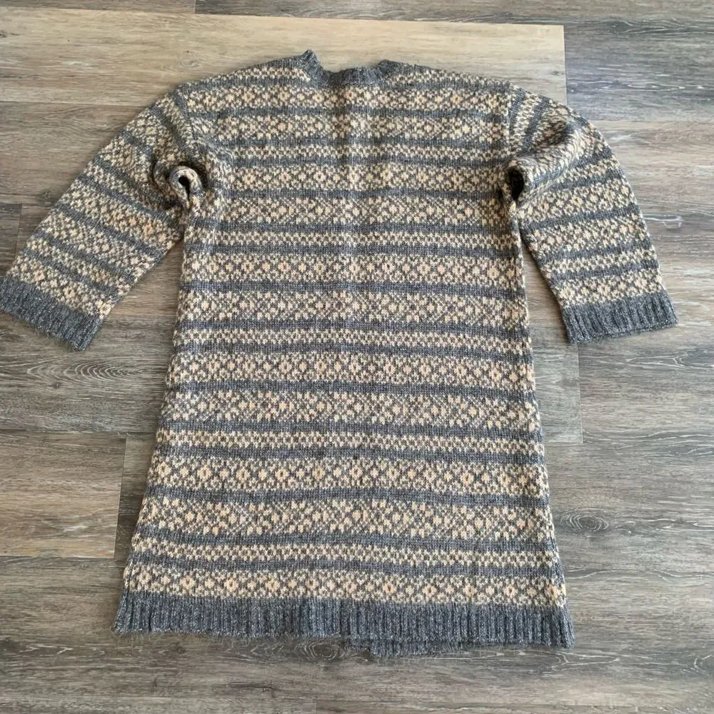 BB Dakota cardigan medium length soft fuzzy size large